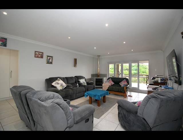 4 BEDROOM HOUSE FOR SALE IN DOLPHIN CREEK GOLF ESTATE